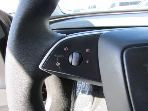 Used 2025 Tesla Model 3 RWD image 24