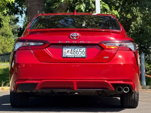 Used 2021 Toyota Camry SE FWD image 7