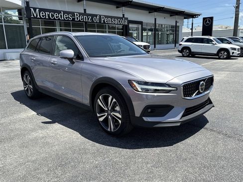 New 2026 Volvo V60 B5 Cross Country Plus w/ Protection Package Premier image 7