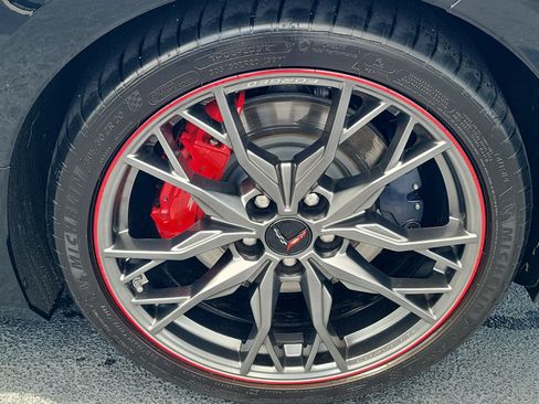 Used 2024 Chevrolet Corvette Stingray Premium Conv w/ Z51 Performance Package RWD image 10