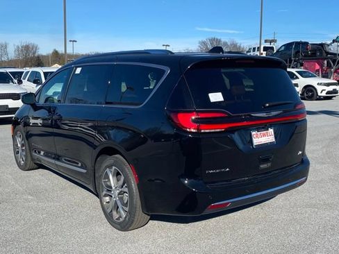 New 2026 Chrysler Pacifica Pinnacle AWD/4WD image 5