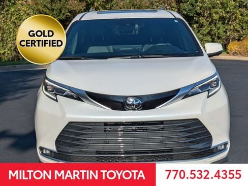 Certified 2026 Toyota Sienna Platinum AWD/4WD image 9