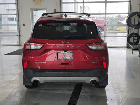 Used 2022 Ford Escape Titanium image 16