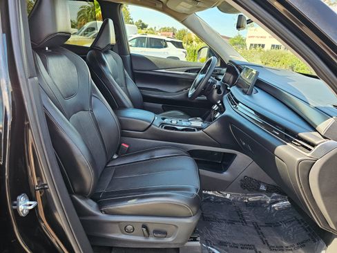 Used 2025 INFINITI QX60 Luxe w/ Vision Package AWD/4WD image 40