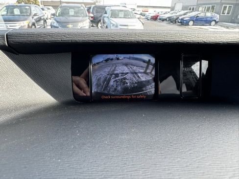 Used 2012 Toyota Sienna LE image 4