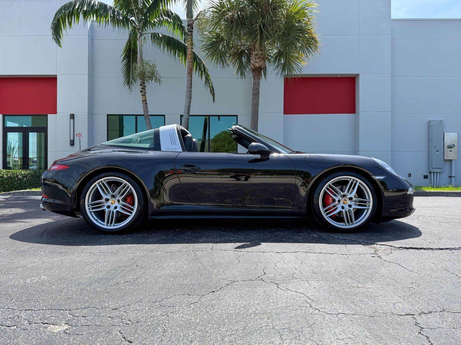 Used 2016 Porsche 911 Targa 4S AWD/4WD image 2