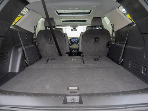 Used 2021 Chevrolet Traverse RS image 18