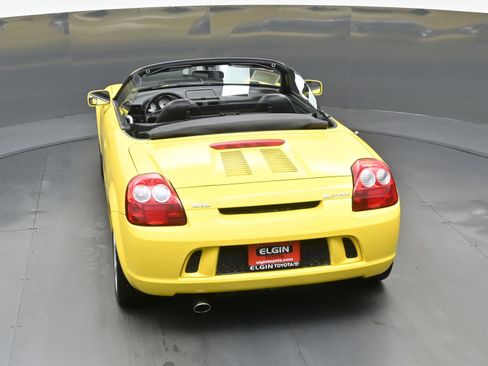 Used 2003 Toyota MR2 w/ Leather Pkg image 32