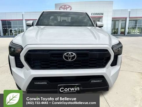 Used 2024 Toyota Tacoma TRD Off-Road w/ TRD Off Road Upgrade Package AWD/4WD image 15