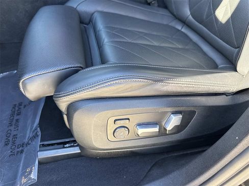 Used 2023 BMW X6 xDrive40i w/ M Sport Package image 19