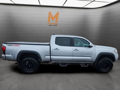 Used 2019 Toyota Tacoma TRD Off-Road w/ Technology Package image 6