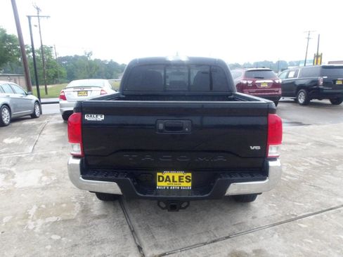 Used 2017 Toyota Tacoma SR5 w/ Tow Package RWD image 12
