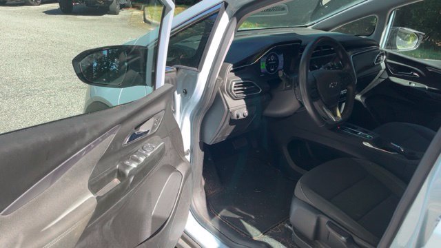Used 2023 Chevrolet Bolt LT w/ Driver Confidence Package FWD image 4