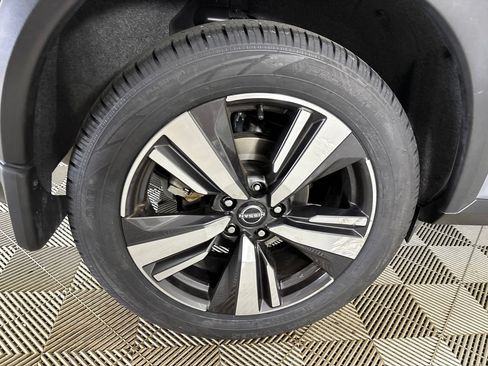 Used 2023 Nissan Rogue Platinum FWD image 34