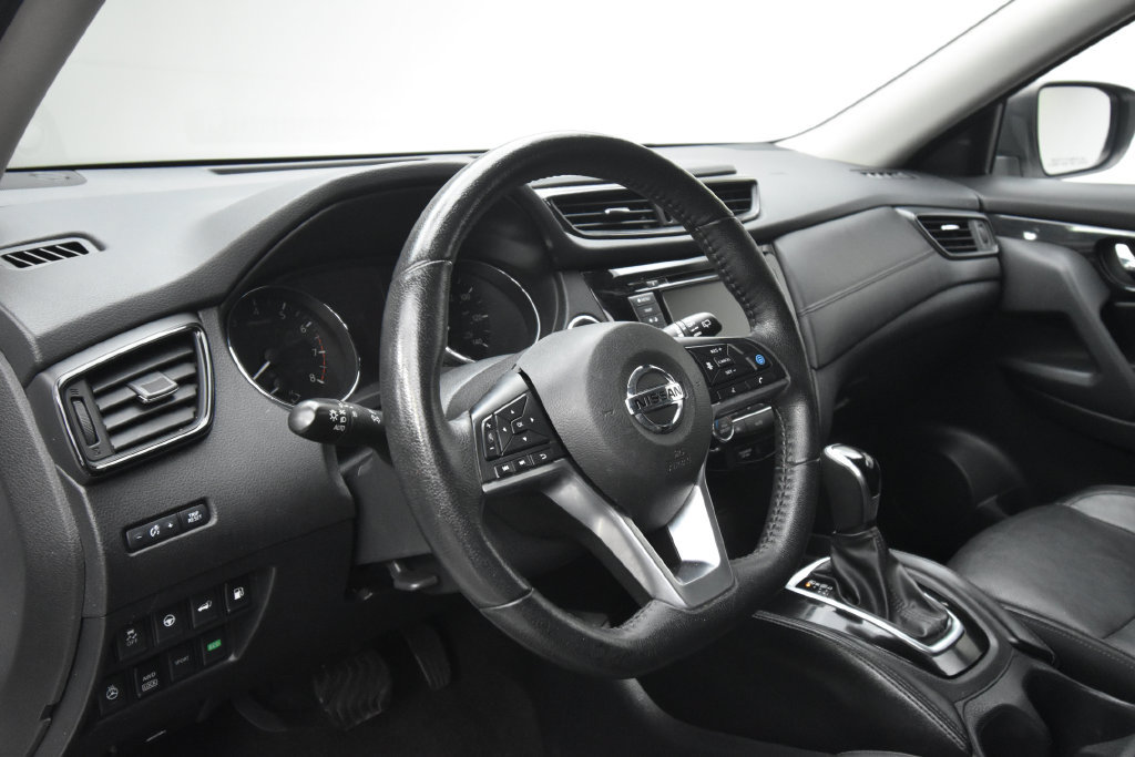 Used 2020 Nissan Rogue SL AWD/4WD image 12