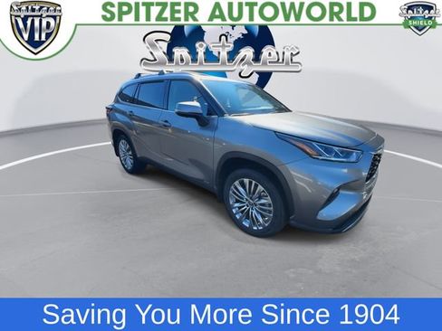 New 2026 Toyota Highlander Platinum image 2