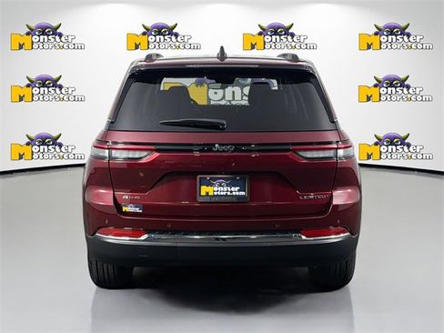 Used 2023 Jeep Grand Cherokee Limited image 6