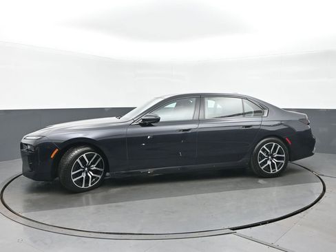 Used 2023 BMW 760i xDrive w/ Executive Package AWD/4WD image 6
