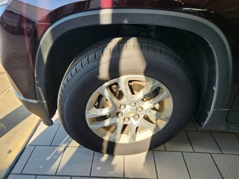 Used 2018 Chevrolet Traverse LT FWD image 8