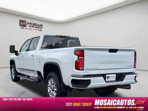 Used 2024 Chevrolet Silverado 3500 High Country w/ High Country Premium Package AWD/4WD image 5