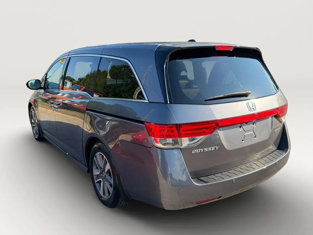 Used 2016 Honda Odyssey Touring image 5