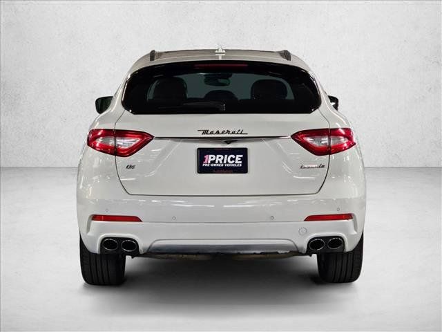 Used 2017 Maserati Levante AWD/4WD image 7