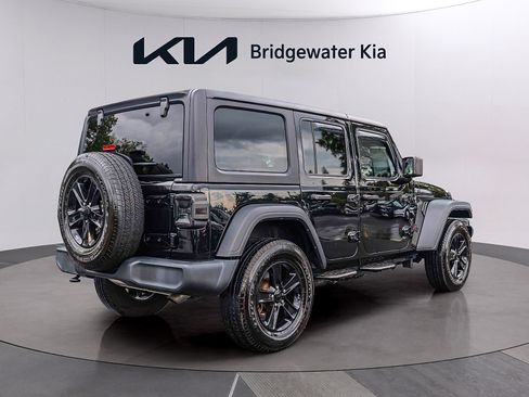 Used 2022 Jeep Wrangler Unlimited Sport AWD/4WD image 6