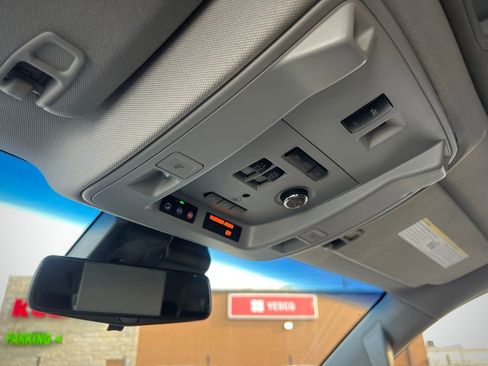 Used 2020 Cadillac Escalade ESV Premium Luxury image 45