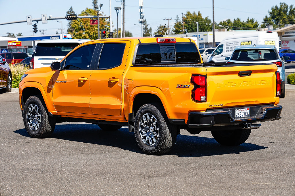 Used 2026 Chevrolet Colorado Z71 w/ Technology Package AWD/4WD image 2