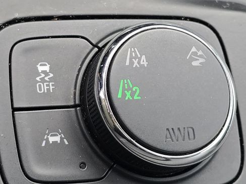 Used 2021 Chevrolet Traverse LT w/ LT Premium Package AWD/4WD image 33