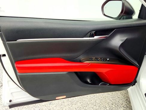 Used 2021 Toyota Camry XSE image 11