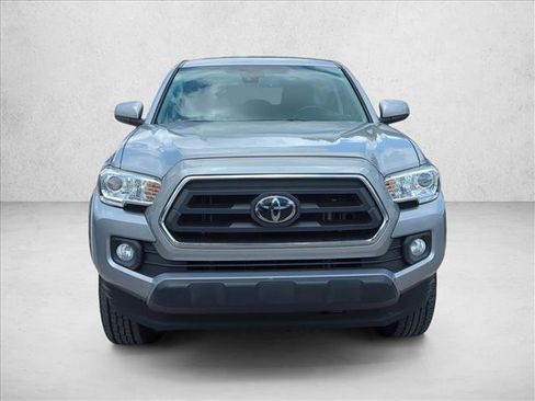 Certified 2021 Toyota Tacoma SR5 AWD/4WD image 2