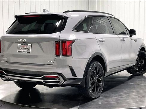 Used 2023 Kia Sorento SX image 13