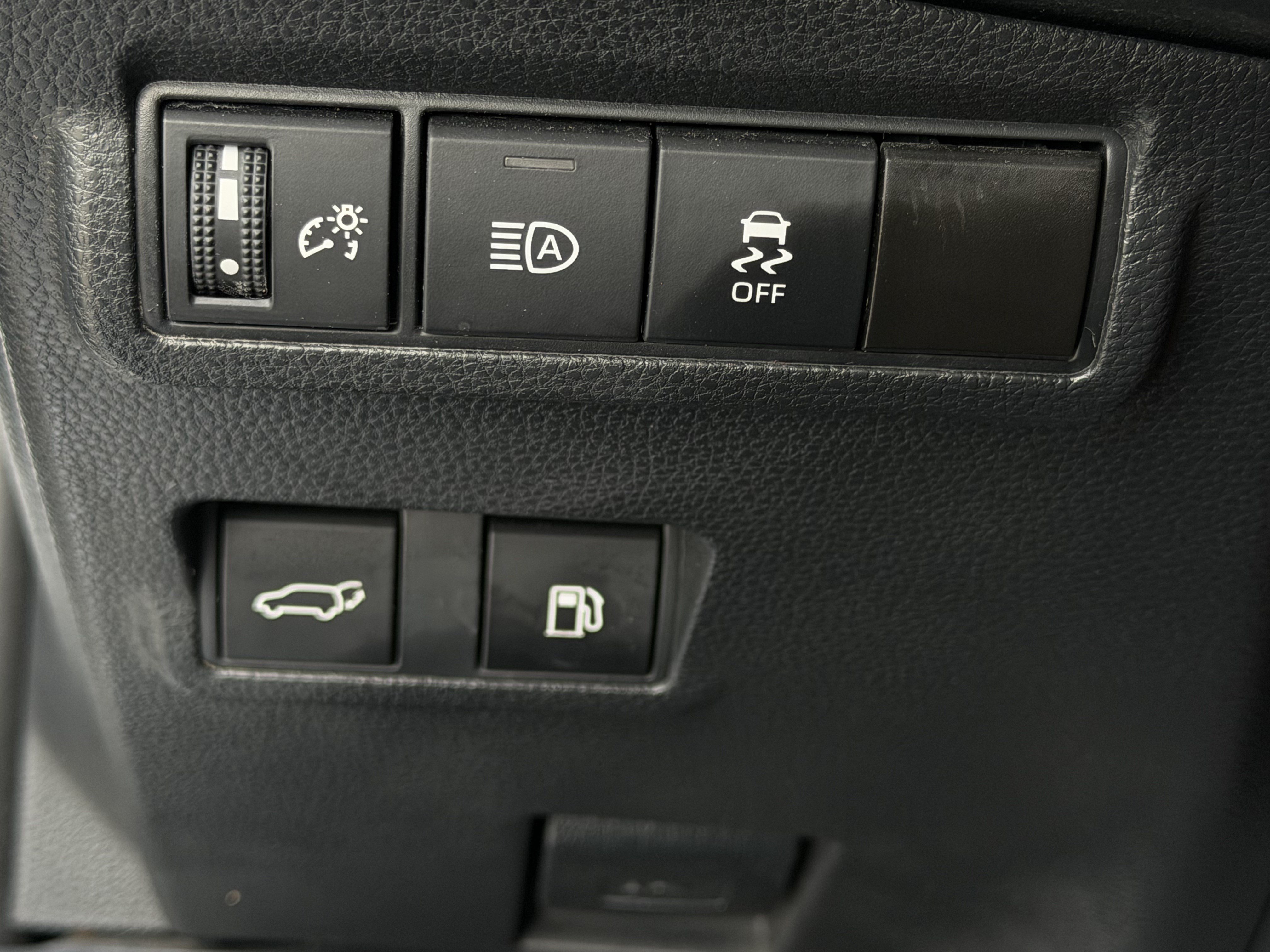 Used 2023 Toyota Corolla Cross AWD Hybrid w/ Convenience Package image 20