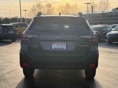 Certified 2025 Subaru Outback Premium w/ Popular Package #1A image 5