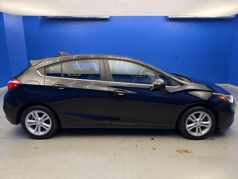 Used 2017 Chevrolet Cruze LT w/ Convenience Package image 8