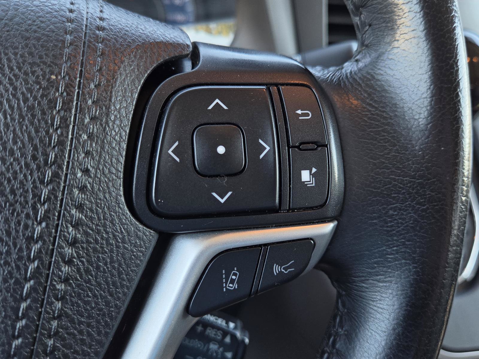 Used 2020 Toyota Sienna XLE FWD image 23
