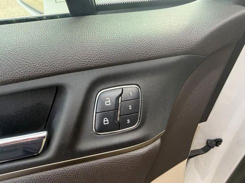 Used 2018 Lincoln MKC Select w/ Select Plus Package image 20