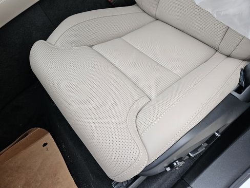 New 2026 Volvo XC90 B6 Ultra w/ Protection Package image 8