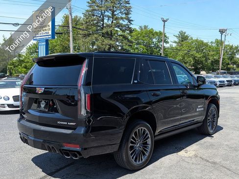 Used 2023 Cadillac Escalade V AWD/4WD image 9