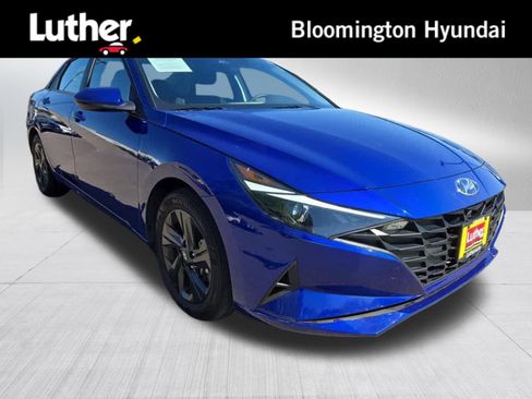 Used 2023 Hyundai Elantra SEL w/ Cargo Package FWD image 1