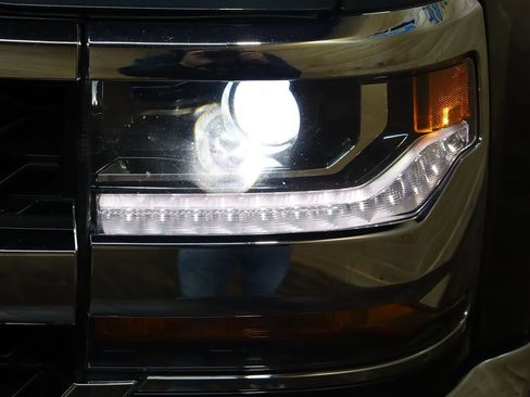 Used 2018 Chevrolet Silverado 1500 LT image 10