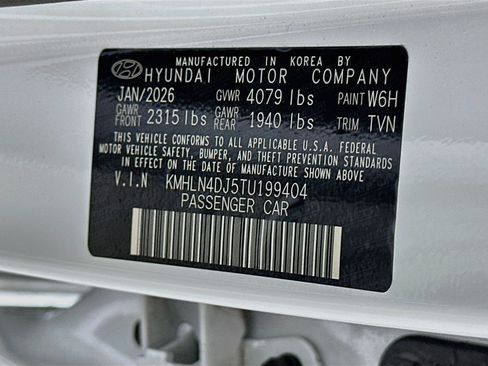 Used 2026 Hyundai Elantra Limited FWD image 12