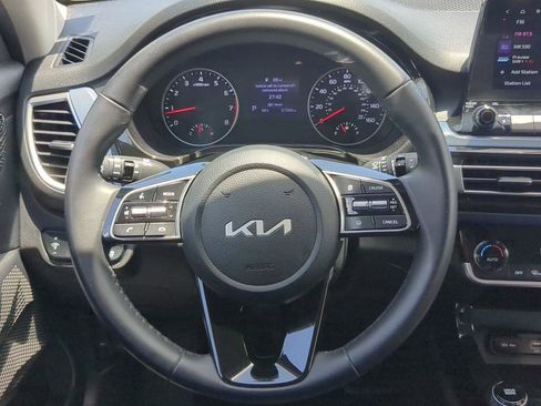 Certified 2023 Kia Seltos S w/ Navigation Package image 15