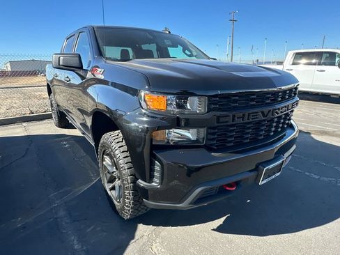 Used 2019 Chevrolet Silverado 1500 Custom Trail Boss w/ Custom Convenience Package AWD/4WD image 2