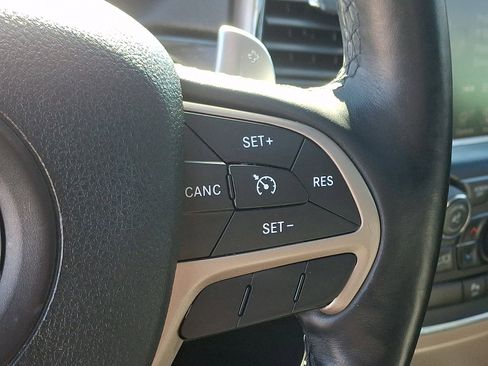 Used 2014 Jeep Grand Cherokee Limited image 24