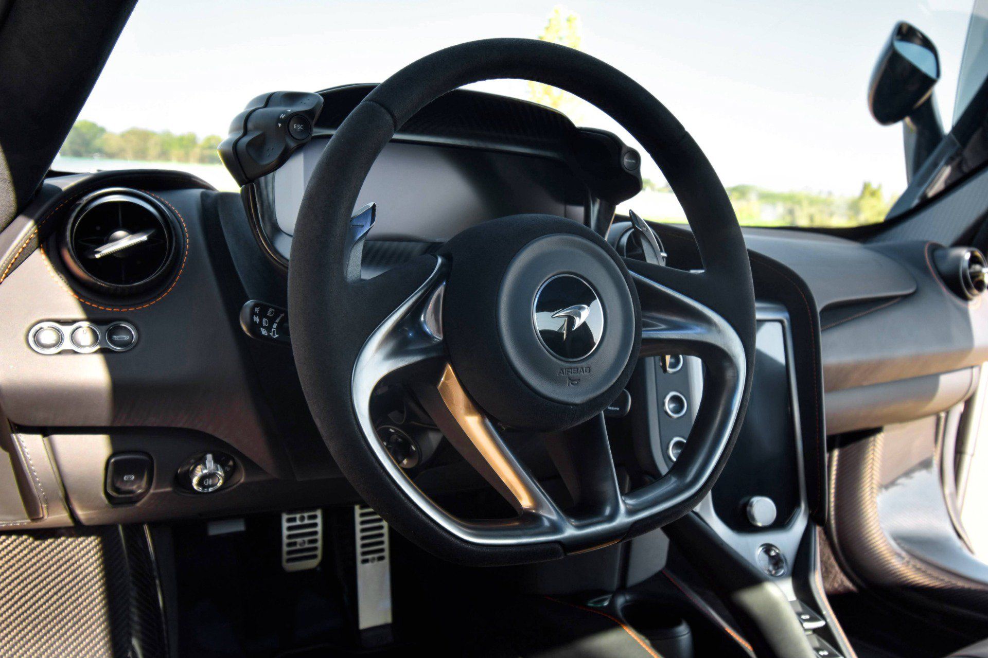 Used 2024 McLaren 750S Spider RWD image 18