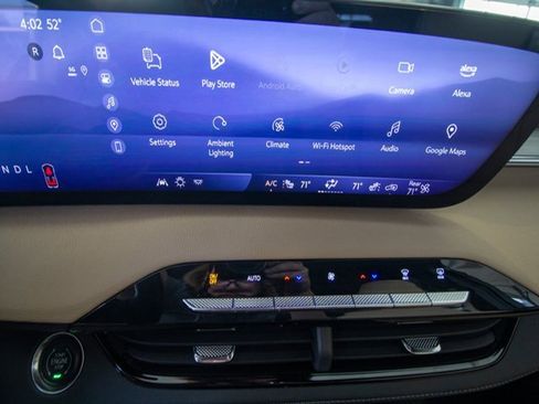 Used 2025 Buick Enclave Preferred w/ LPO, Floor Liner Package image 13