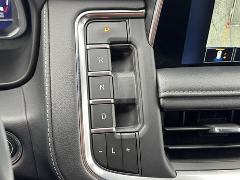 Used 2023 Chevrolet Tahoe LT w/ LT Signature Package RWD image 27