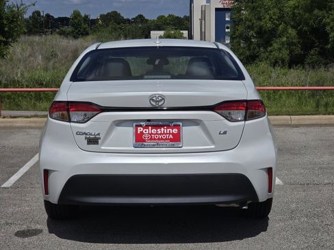 Used 2026 Toyota Corolla LE FWD image 5